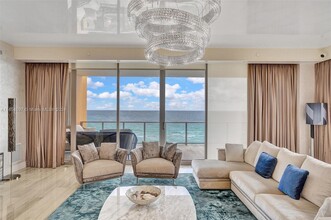 17749 Collins Ave in Sunny Isles Beach, FL - Building Photo - Building Photo