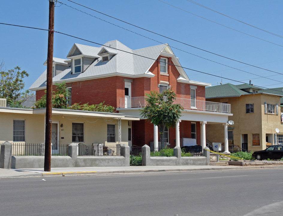 605 E Rio Grande Ave in El Paso, TX - Building Photo