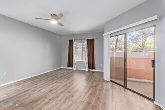 10030 W Indian School Rd in Phoenix, AZ - Building Photo - Building Photo