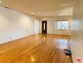 755 N Kenmore Ave in Los Angeles, CA - Building Photo - Building Photo