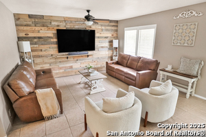 7643 Glen Shire Dr in San Antonio, TX - Building Photo - Building Photo