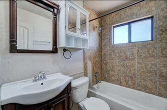 2112 SW 77th St in Oklahoma City, OK - Building Photo - Building Photo