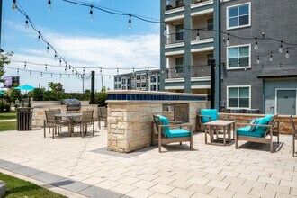 Encore 380 in Aubrey, TX - Foto de edificio - Building Photo
