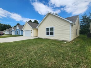 3734 Joy Cir E in Terre Haute, IN - Building Photo - Building Photo