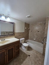 3720 N Pine Island Rd in Sunrise, FL - Building Photo - Building Photo