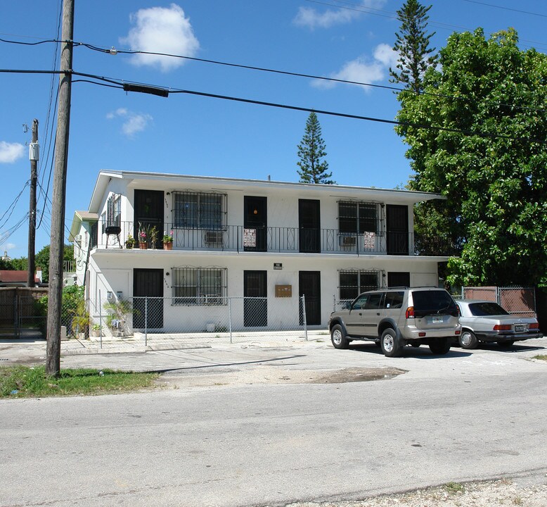 7520 NE Miami Ct in Miami, FL - Foto de edificio