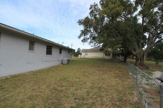 1601 N Normandy Blvd in Deltona, FL - Building Photo - Building Photo