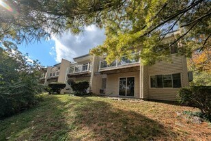 Stewart Woods in Cincinnati, OH - Building Photo