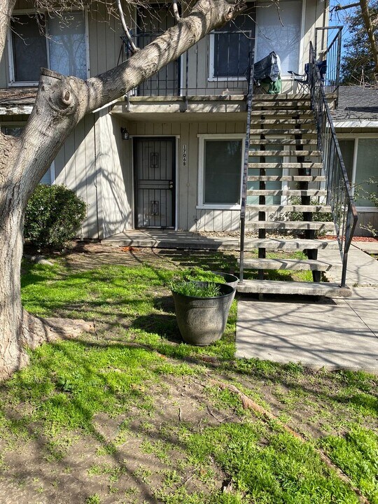 1706 Conestoga Dr in Merced, CA - Building Photo