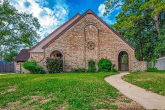 8315 Tessa Ct in Houston, TX - Building Photo - Building Photo