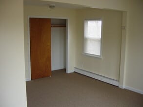 247 Smith Rd in Lake Ronkonkoma, NY - Building Photo - Building Photo