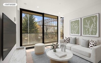 18-11 21st Dr in Queens, NY - Foto de edificio - Building Photo