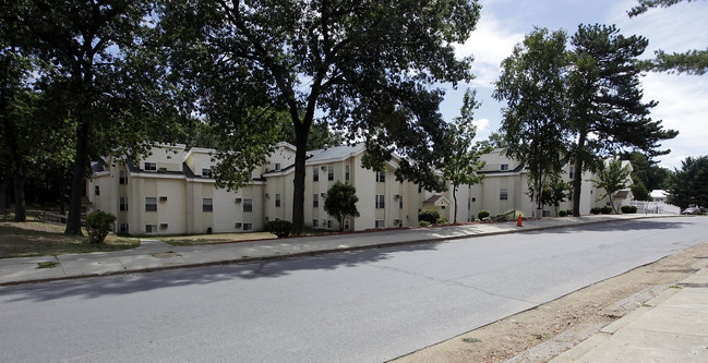 Riverside Village Apartments in Leominster, MA - Building Photo - Building Photo