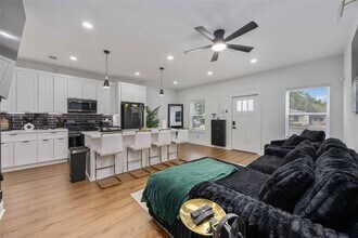 205 Bolden St, Unit A in Houston, TX - Building Photo - Building Photo