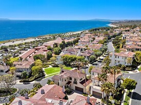 150 Sidney Bay Dr in Newport Beach, CA - Building Photo
