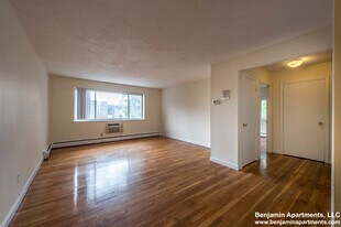 95 Gardner St, Unit 2B in Boston, MA - Building Photo
