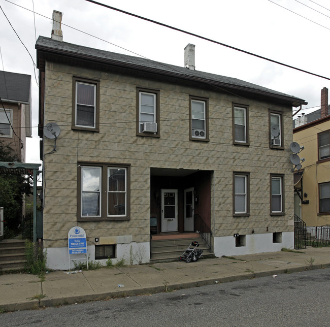 201-207 Chambers St in Phillipsburg, NJ - Foto de edificio - Building Photo