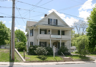 294 E Elm St in Torrington, CT - Building Photo - Building Photo