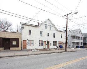 291-293 E Main St in Torrington, CT - Building Photo - Building Photo