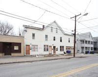 291-293 E Main St in Torrington, CT - Foto de edificio - Building Photo