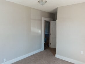 194 S Oak St in London, OH - Building Photo - Building Photo