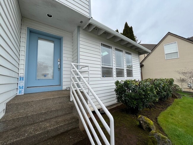 15860 SW Talus Pl in Beaverton, OR - Foto de edificio - Building Photo