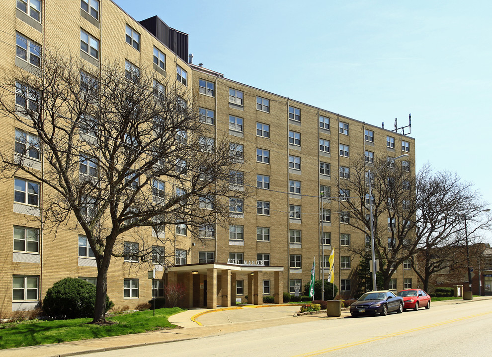 Kirby Manor Senior Property in Cleveland, OH - Foto de edificio