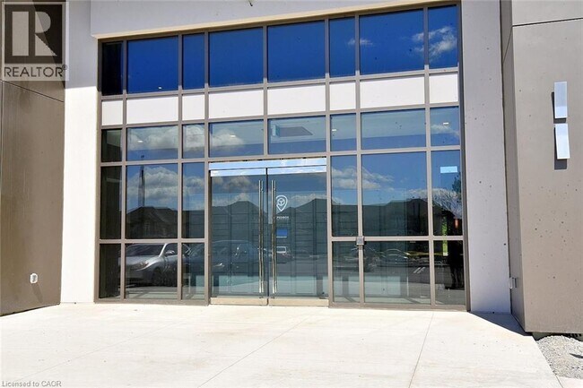 450 Dundas St E in Waterdown, ON - Building Photo - Building Photo