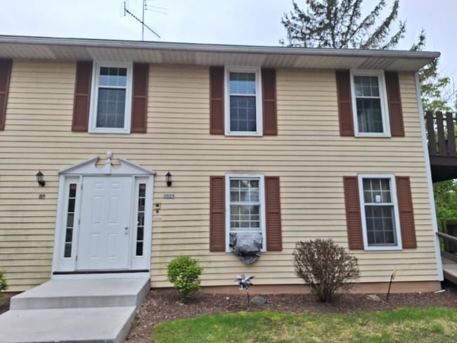 property at 3924 Country Pl