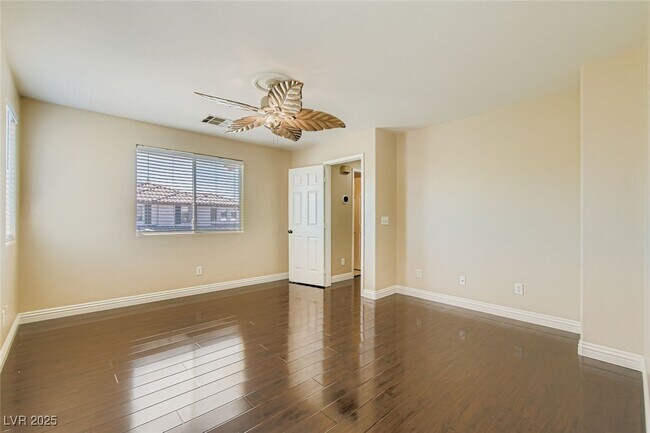 property at 5986 Ambleshire Ave