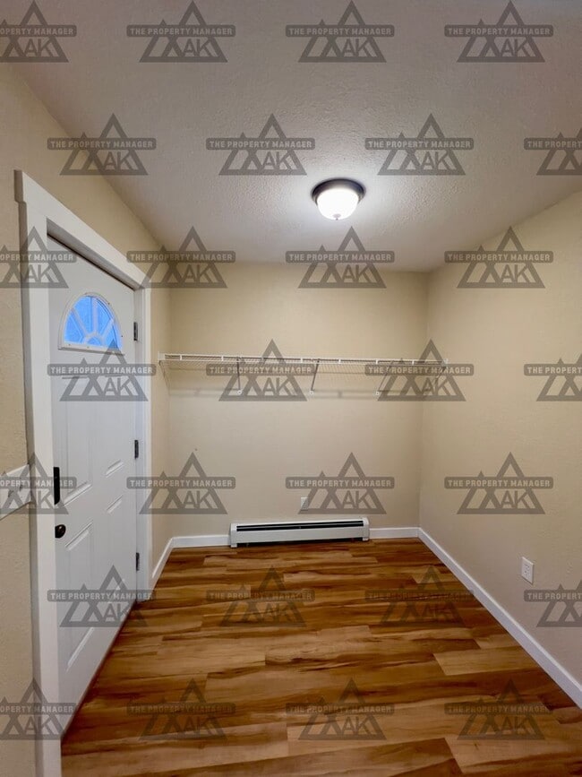 2400 Grumman St-Unit -#B in North Pole, AK - Building Photo - Building Photo