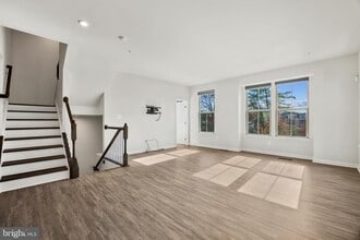 10012 Aerospace Rd in Lanham, MD - Building Photo - Building Photo