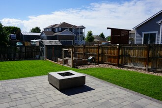 1611 Jennifer St in Brighton, CO - Foto de edificio - Building Photo