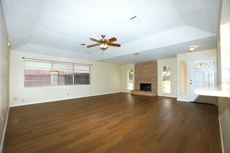 206 Banyan Dr in Lake Jackson, TX - Building Photo - Building Photo