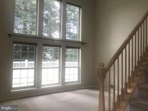 301 Deer Run Ct in Pennington, NJ - Building Photo - Building Photo