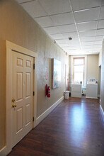 651 Wheeling Ave, Unit 3 in Cambridge, OH - Building Photo - Building Photo