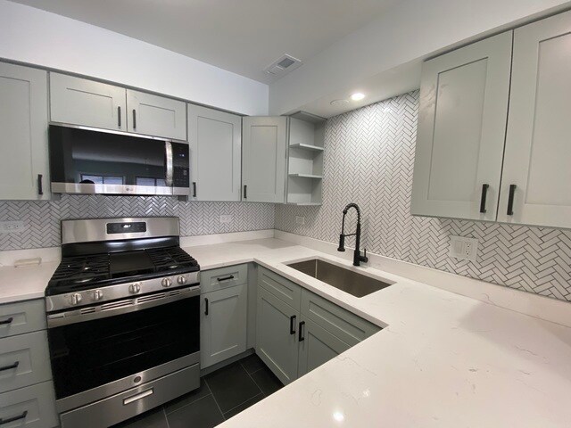 1455 W Fullerton Ave in Chicago, IL - Building Photo - Building Photo