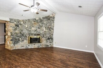 897 Raintree Ct SE in Conyers, GA - Building Photo - Building Photo