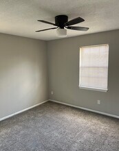 800 NE Ball Dr, Unit - C in Lee's Summit, MO - Foto de edificio - Building Photo