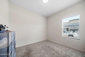 3741 Peak Pl in El Paso, TX - Building Photo - Building Photo