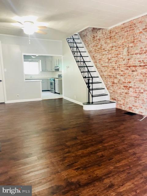 property at 2140 S Iseminger St