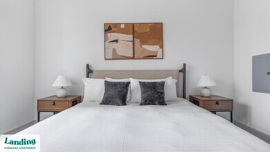 2511 Montopolis Dr, Unit 242 in Austin, TX - Building Photo - Building Photo