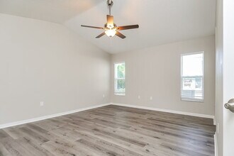 1201 Sheridan Bay Dr in Ruskin, FL - Foto de edificio - Building Photo