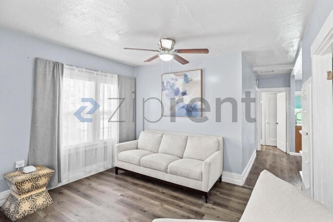 property at 5915 Avenal Ave
