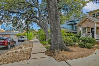 1203 Newton St in Austin, TX - Building Photo - Building Photo