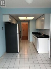 7825 Bayview Ave in Markham, ON - Building Photo - Building Photo