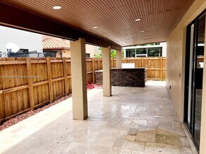 570 SE 34th Ave in Homestead, FL - Building Photo - Building Photo