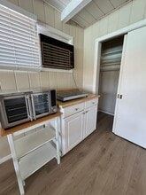 506 E Sunny Hills Rd, Unit Guest Home Studio in Fullerton, CA - Building Photo - Building Photo