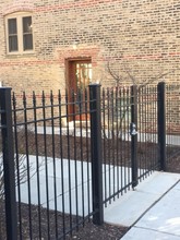 2555 W Logan Blvd in Chicago, IL - Foto de edificio - Building Photo
