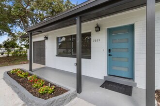 3621 Searobin Dr SE in St. Petersburg, FL - Building Photo - Building Photo